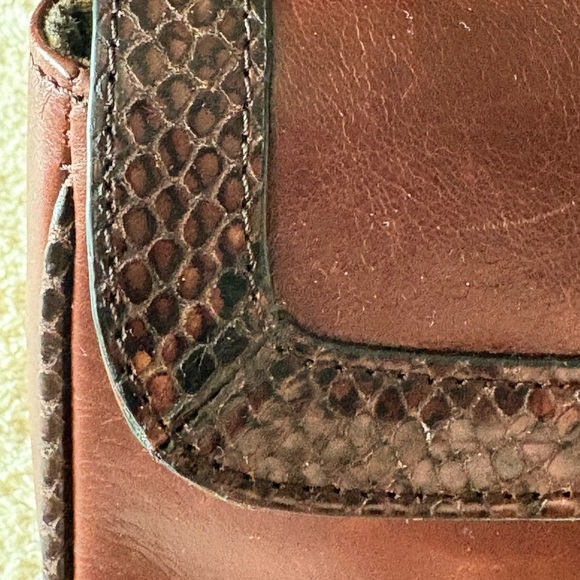 Vintage Tory Burch Leather Clutch python trim with Gold Accents - Picture 12 of 13